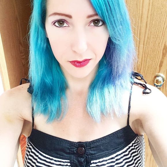 Meet your Posher, Gina - Picture 1 of 1